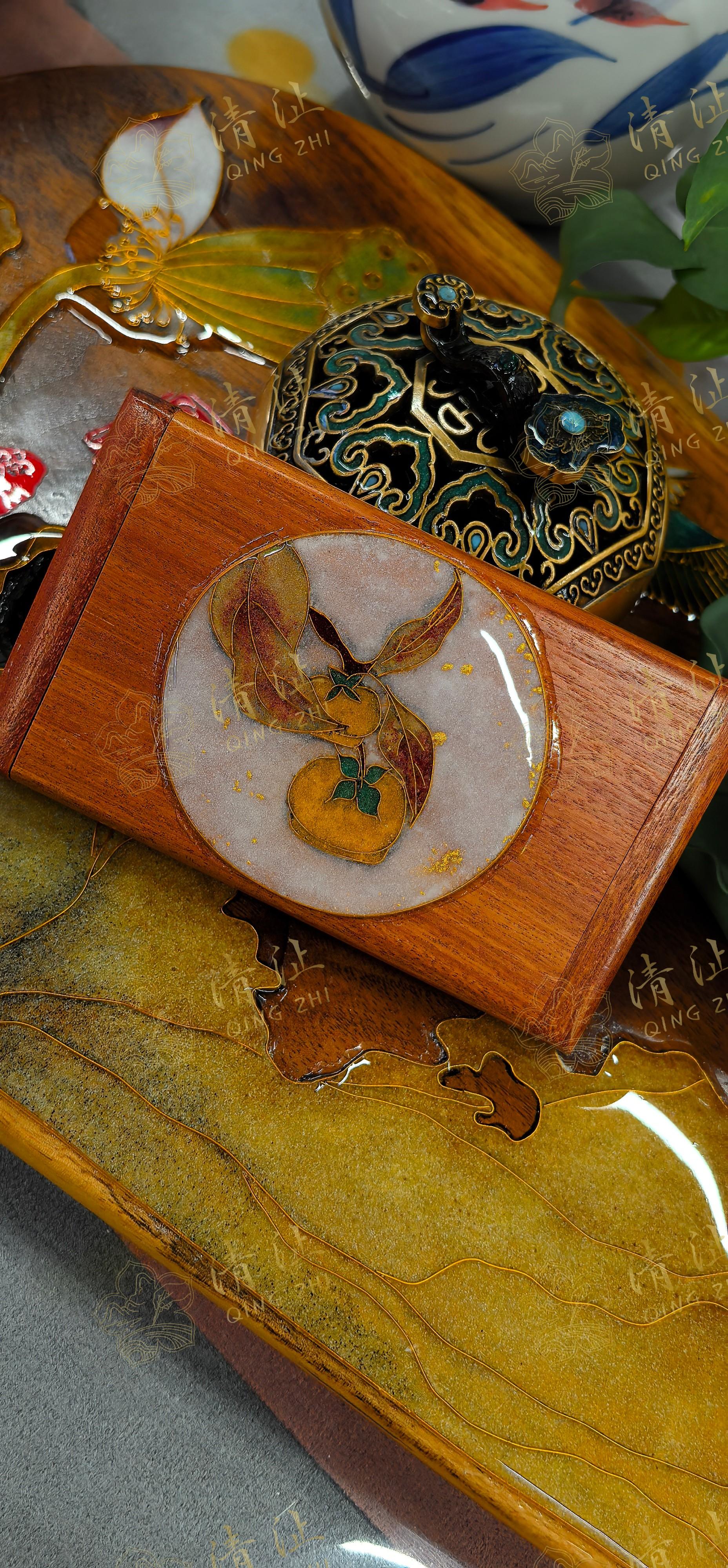  Luxury Filigree Enamel Compact Mirrors | Artisan Vanity Gifts for Boutiques