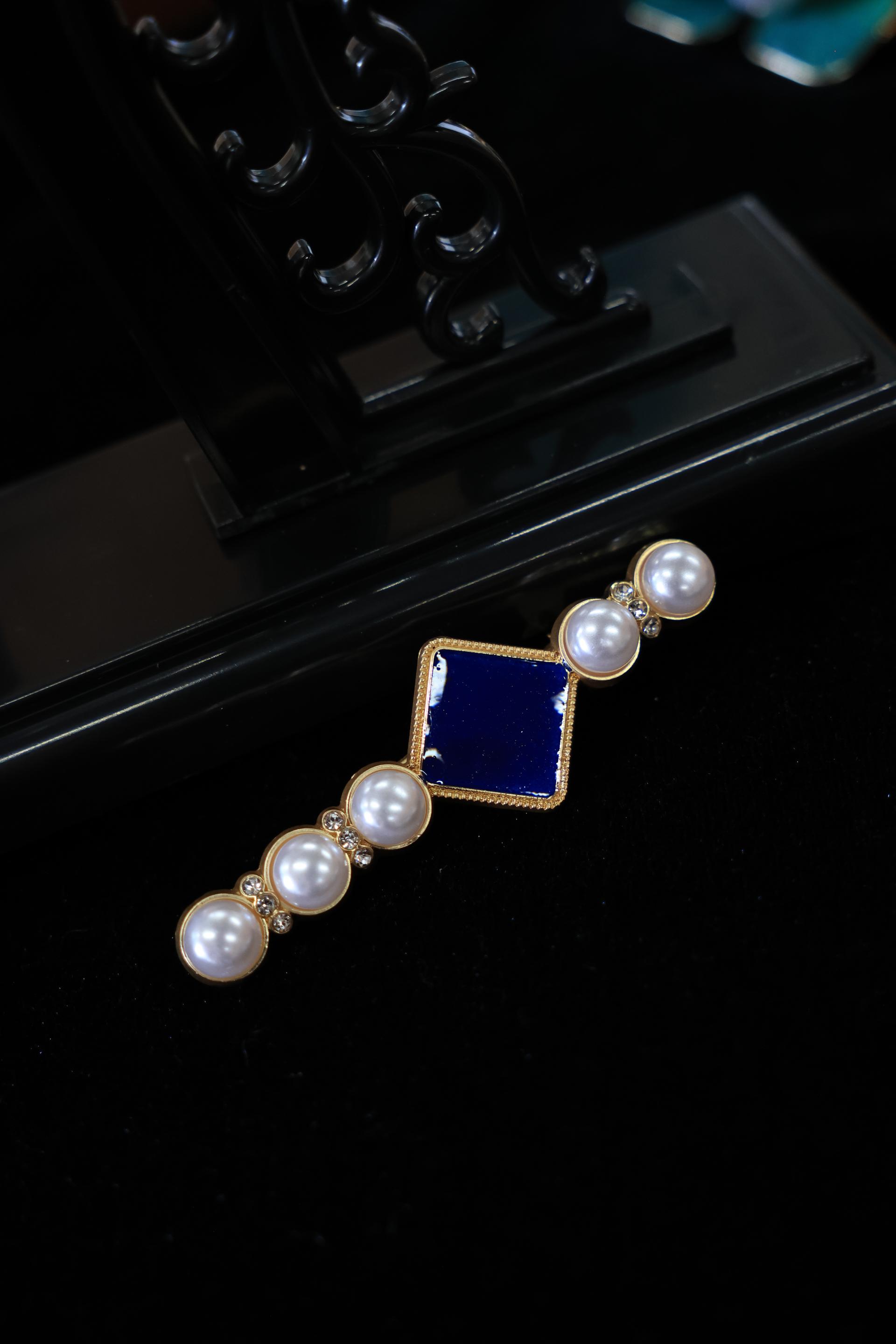 Ink jade with beads 2