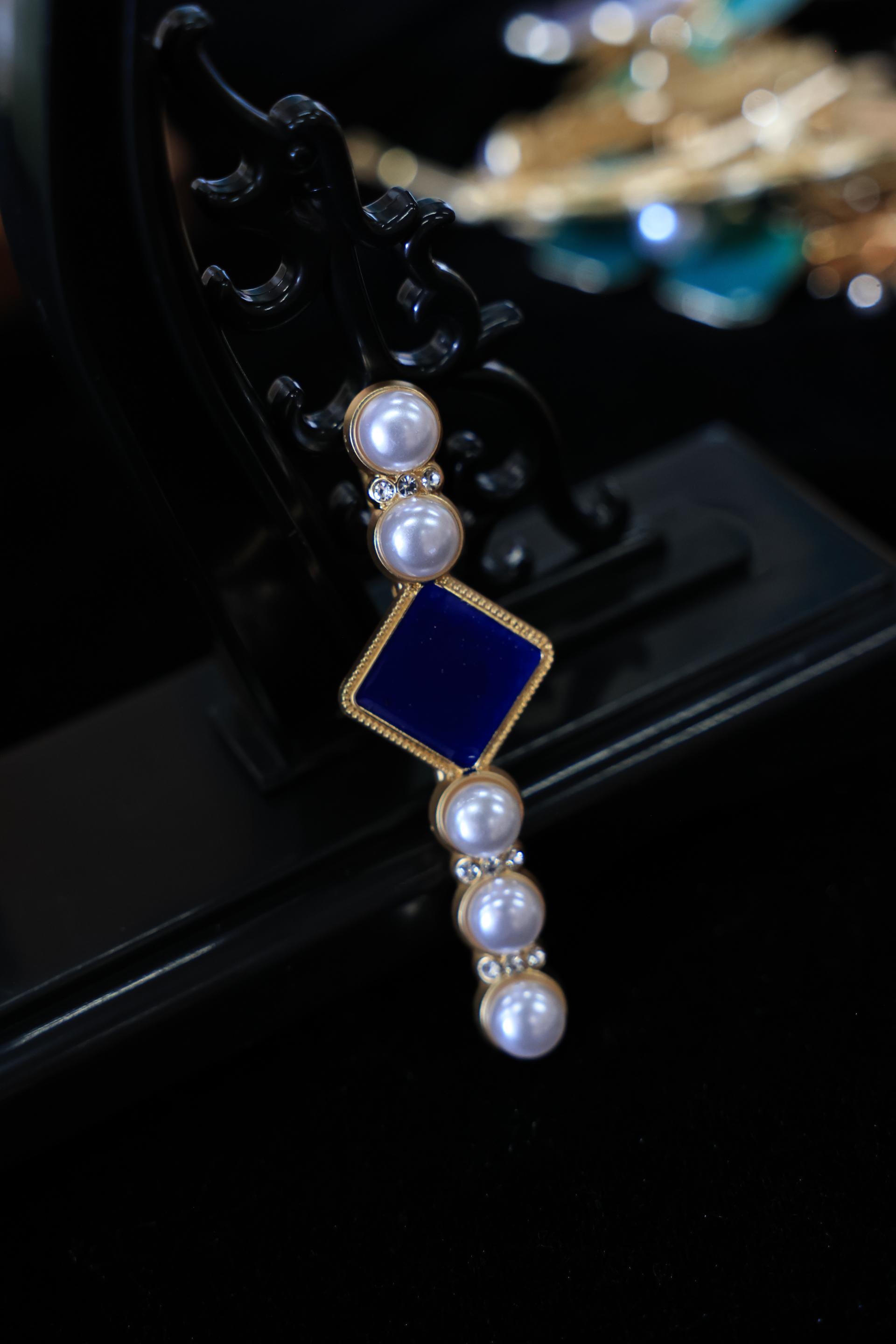 Ink jade with beads 3