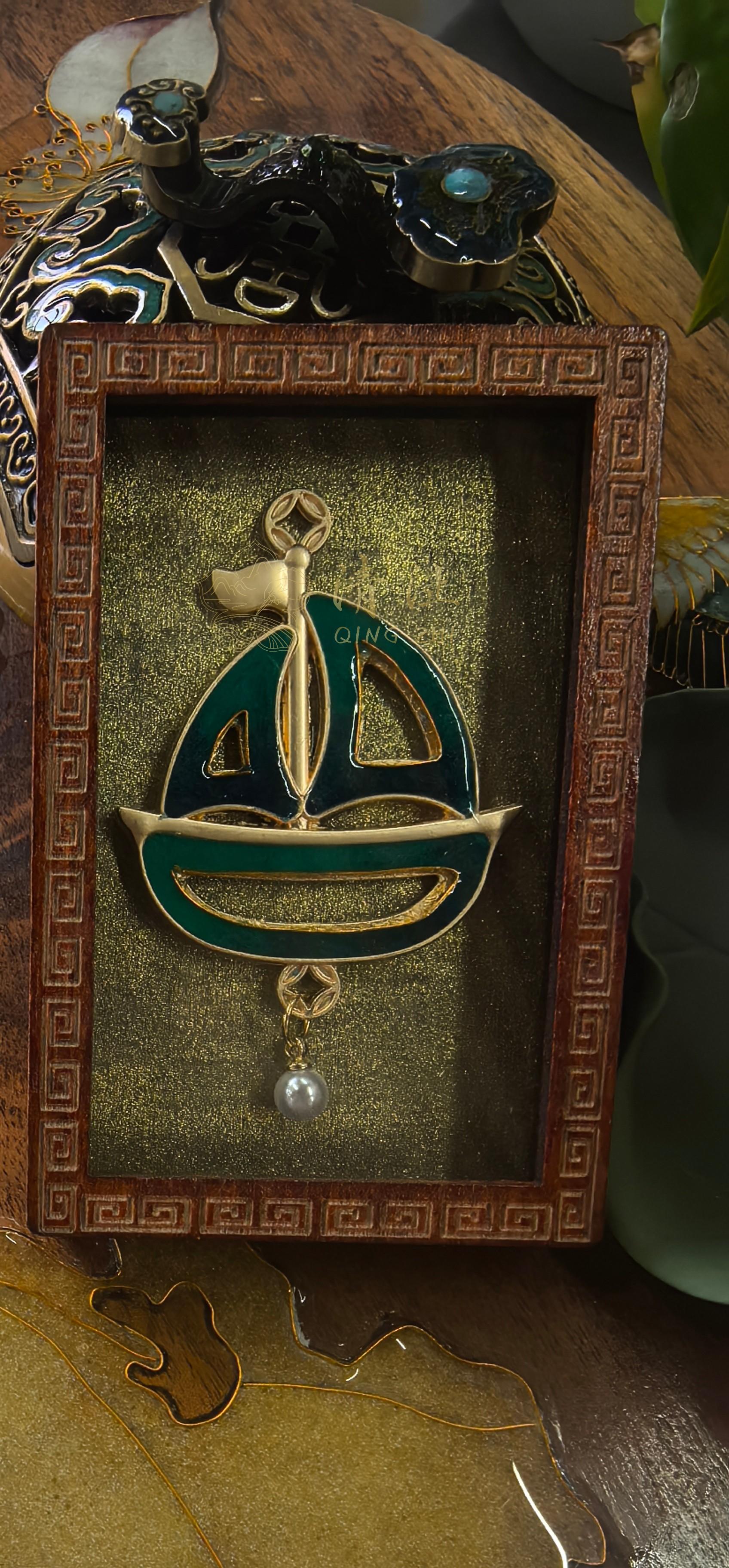 Treasure Boat Laying Fortune
